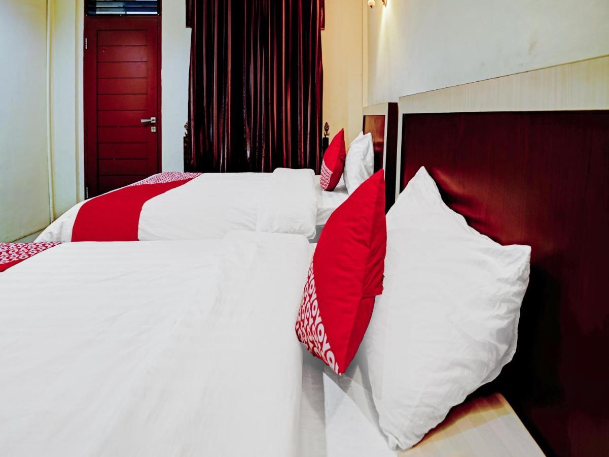 Oyo 90331 Hotel Toba Shanda Parapat Zewnętrze zdjęcie