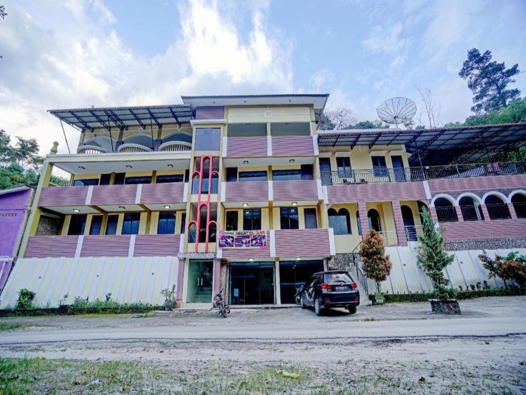 Oyo 90331 Hotel Toba Shanda Parapat Zewnętrze zdjęcie